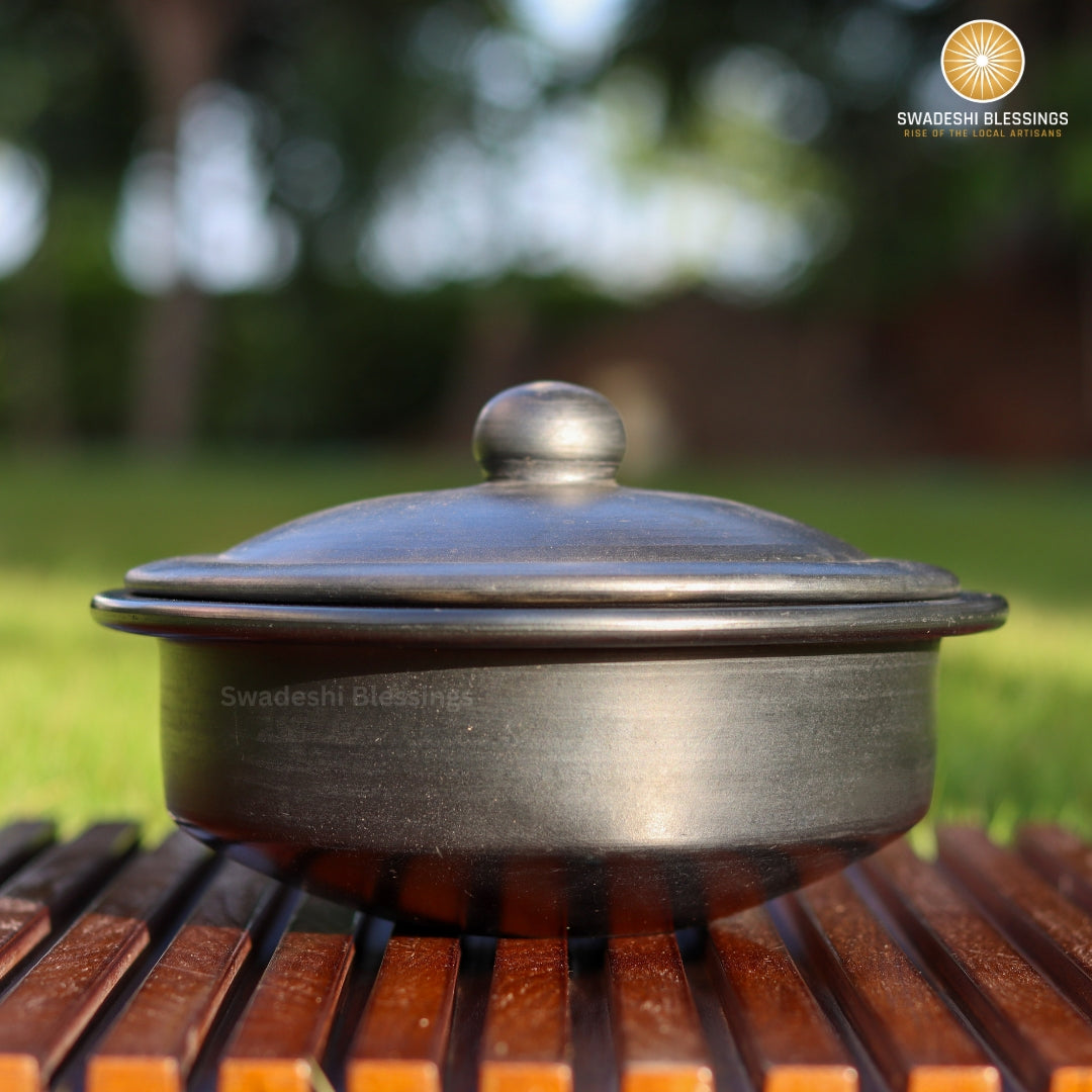 Unglazed Clay Curd Pot | Earthen Dahi Handi | Terracota Regular clay Dahi Handi | Clay Handi for Serving with Lid, 1.3L | Includes Ash for Cleaning