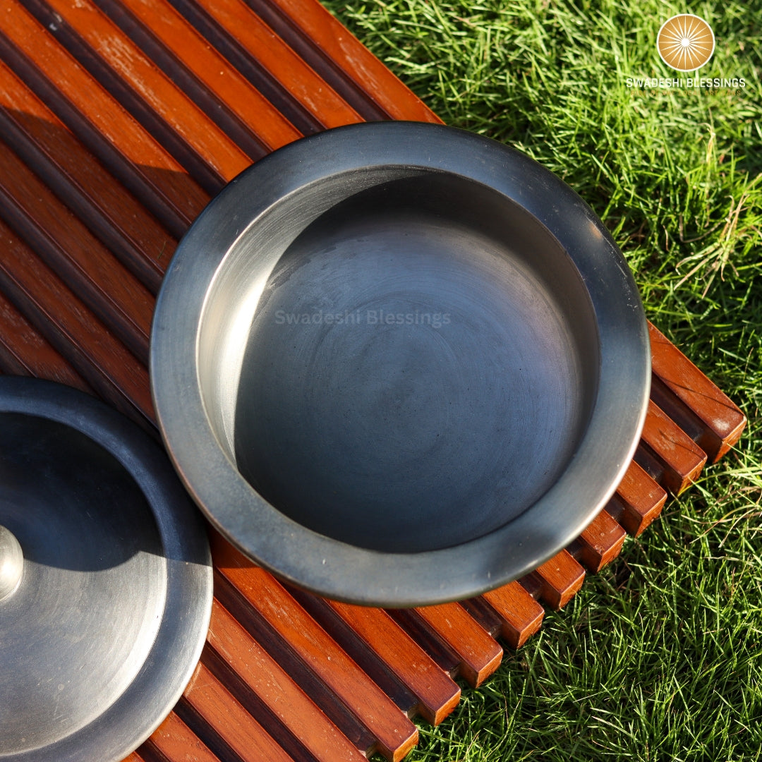 Unglazed Clay Curd Pot | Earthen Dahi Handi | Terracota Regular clay Dahi Handi | Clay Handi for Serving with Lid, 1.3L | Includes Ash for Cleaning