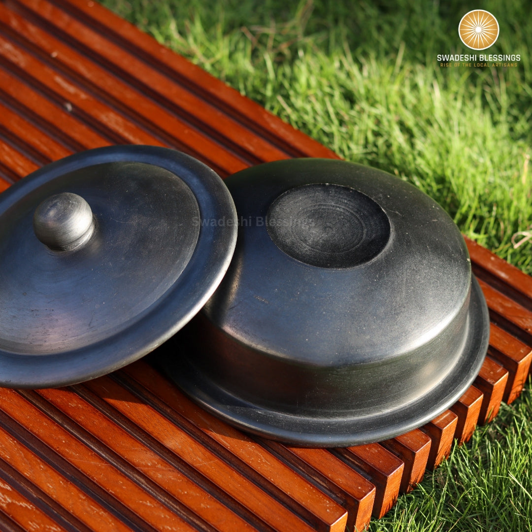 Unglazed Clay Curd Pot | Earthen Dahi Handi | Terracota Regular clay Dahi Handi | Clay Handi for Serving with Lid, 1.3L | Includes Ash for Cleaning