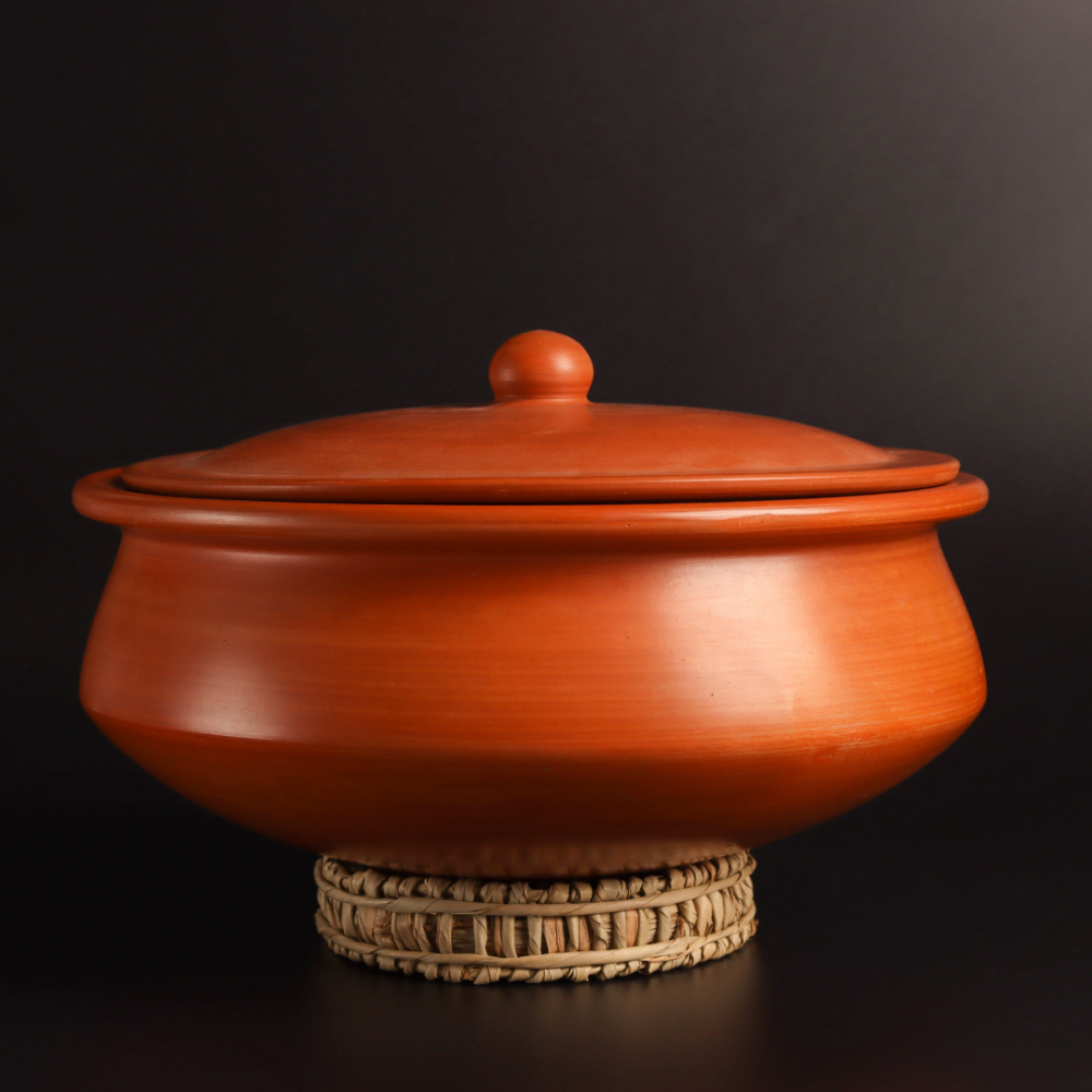 Unglazed Clay Handi / Earthen Kadai / Clay Pots Combo for Cooking & Serving with Lids – 2.8L Black & 2.8L Red (Natural Firing Shade & Mirror Shine) + FREE Ash for Cleaning