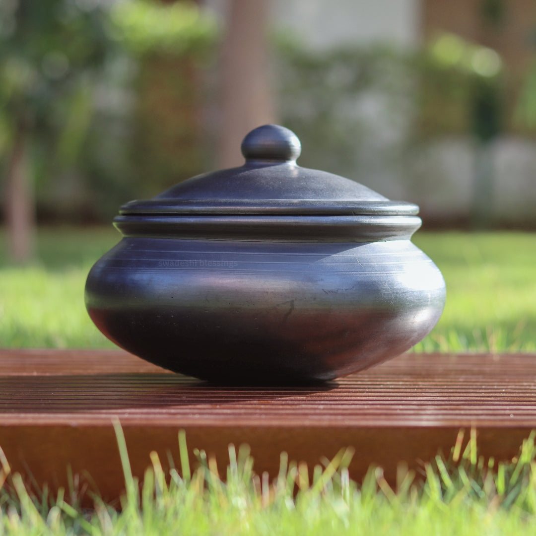 Unglazed Clay Dahi Handi/ Handmade Curd Pot/ Clay Curd Pot Combo with Lid 1.3L (Black & Red) (with Natural White Firing Shade & Mirror Shine) + Free ASH for Cleaning