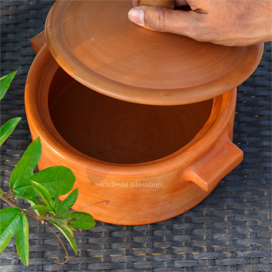 Premium Unglazed Clay Pot for Serving | Clay Hot Case | Earthen Hot Case | Terracota Kadhai | Clay Hot Case for Serving, 2.8L, Red Swadeshi Blessings