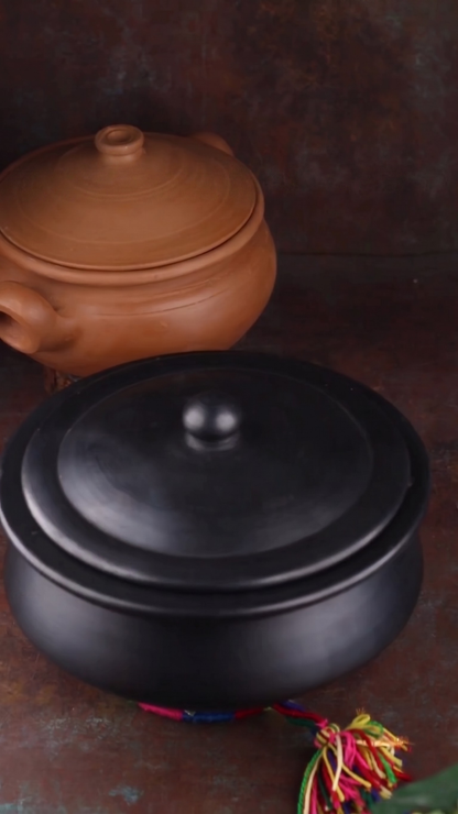 Unglazed Clay Pot for Cooking | Earthen Kadhai | Kerela Handi | Clay Handi for Serving with Lid, 2.8L | Includes Free Palm Leaf Stand and Ash for Cleaning